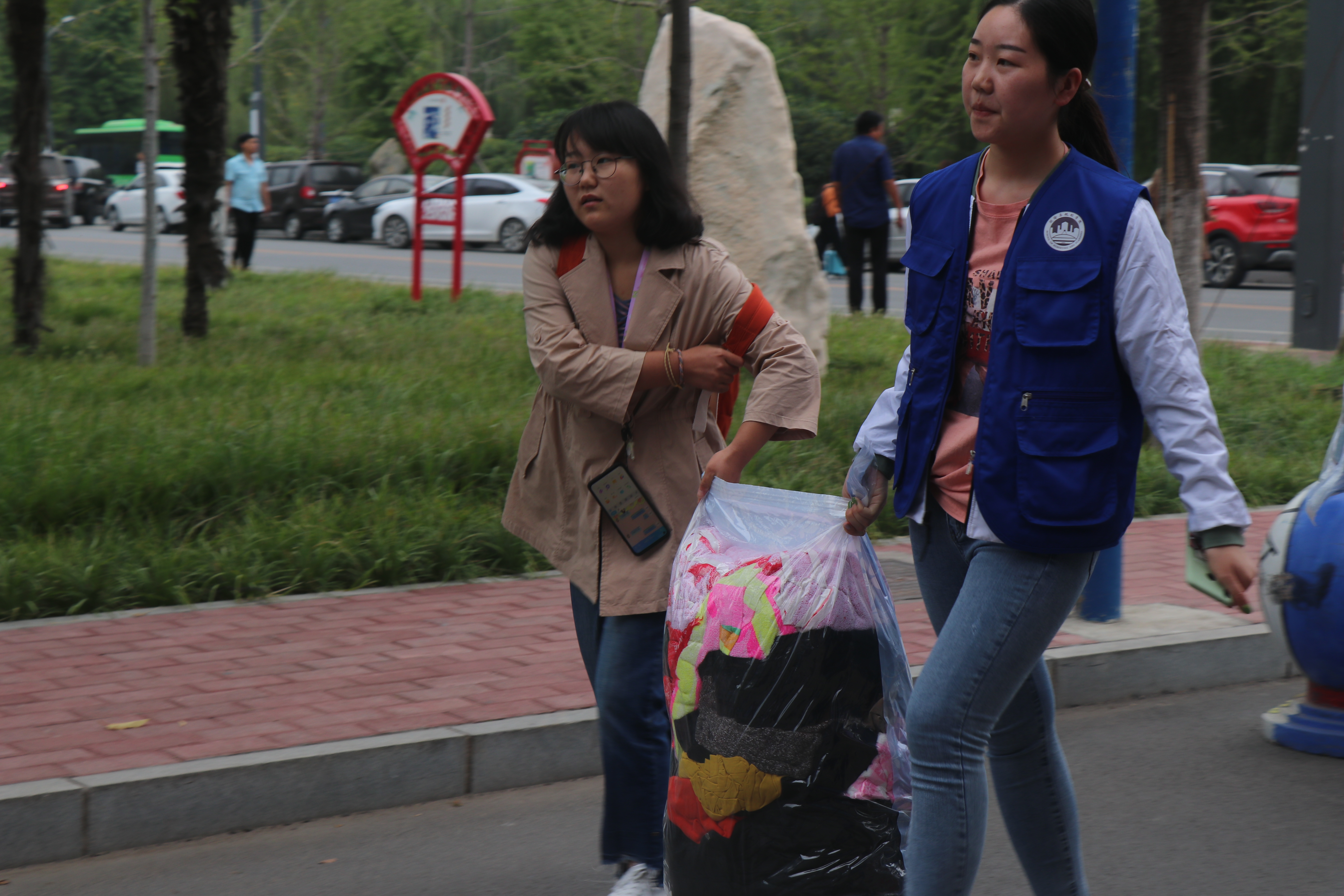 商丘学院到商丘丹尼斯_商丘工学院读一年多少钱_商丘学院春来学院