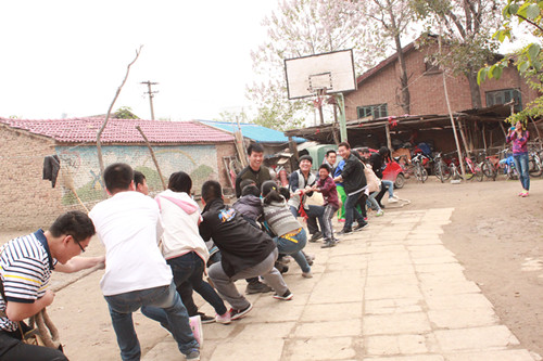 体育学院学生会赴爱德孤儿院1.jpg