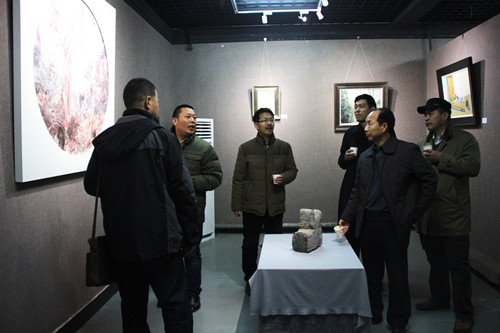 1211美术学院领导、老师参观画展_副本.jpg