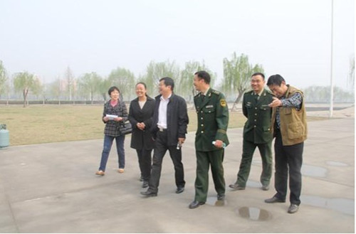 现代艺术学院消防演习1_副本.jpg